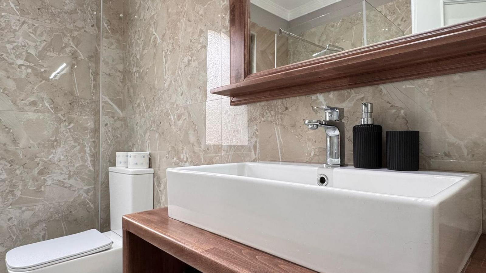 Apartamento Terrace Flat In Heart Of Tirana Exterior foto