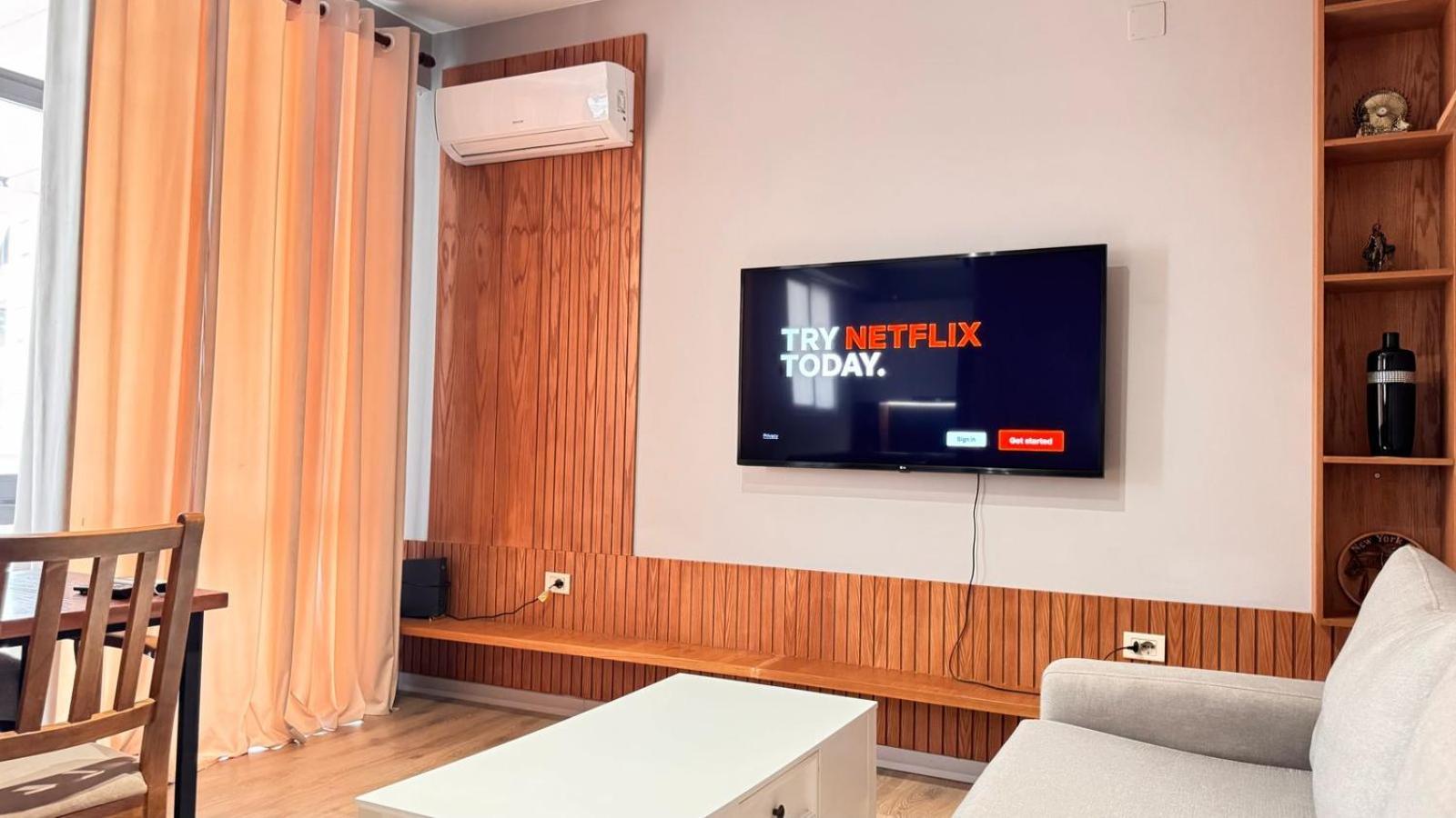 Apartamento Terrace Flat In Heart Of Tirana Exterior foto
